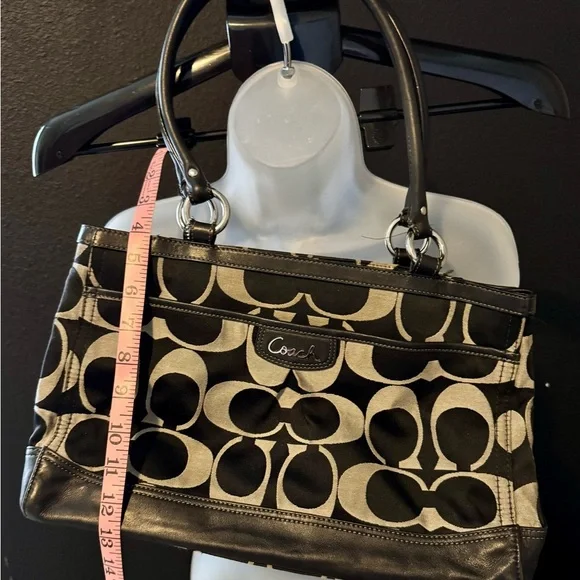 Coach Black and Cream Women's Shoulder Bag - Picture 2 of 16